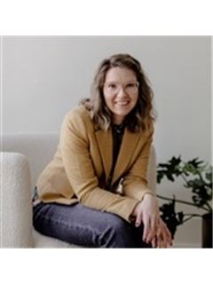 Emily Minielly - RE/MAX Solid Gold Realty (II) Ltd