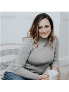 Alana Wakeman - RE/MAX Real Estate Centre Inc
