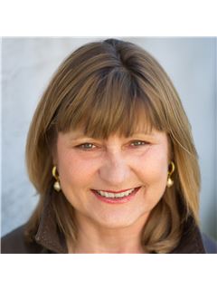 Georgina Stogios - RE/MAX Escarpment Realty Inc