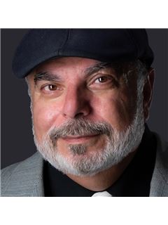 Giorgio Lagana - RE/MAX Crown Realty (1989) Inc