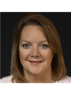 Pam Furniss - RE/MAX Real Estate Centre Inc