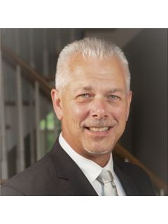 Mauro Pezzelato - RE/MAX Escarpment Realty Inc