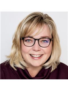 Rebecca Vandeworp - RE/MAX Hallmark Chay Realty