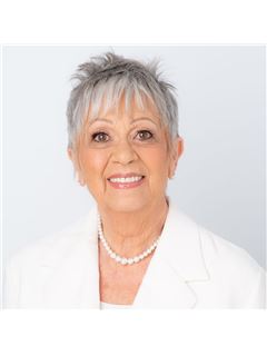 Carol A. Norris - RE/MAX Hallmark First Group Realty Ltd