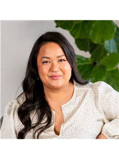 Alexa Batinic - RE/MAX Twin City Realty Inc
