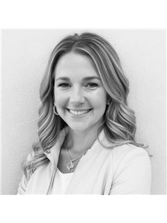 Korey Meadows - RE/MAX Escarpment Realty, Inc.