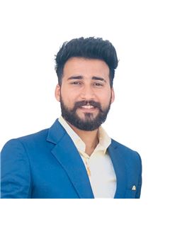 Akaash Thind - RE/MAX Real Estate Centre Inc