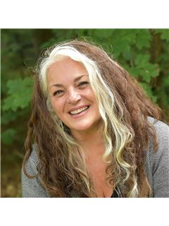 Diana Monteith - RE/MAX Hallmark Chay Realty
