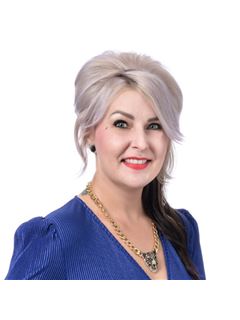 Hilary Parcey - RE/MAX Crown Realty (1989) Inc