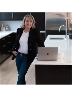 Colleen Kutchaw - RE/MAX Crown Realty (1989) Inc