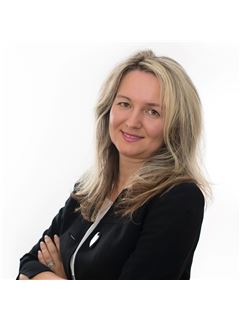 Magdalena Kulikowski - RE/MAX Real Estate Centre Inc