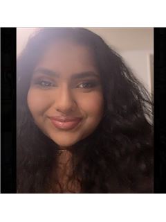 Associate - Aruthi Kanaganayagam - RE/MAX Community Realty Inc.