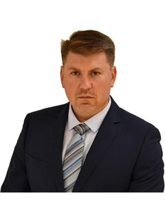 Yan Ginzburg - RE/MAX Metropolis Realty