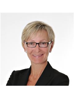 Lori VanDinther - RE/MAX Escarpment Realty Inc.