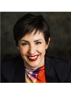 Broker/Owner - Marissa Arnold - RE/MAX Crown Realty (1989) Inc