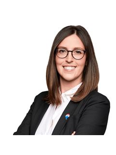 Kayla Kozierowski - RE/MAX Real Estate Centre Inc