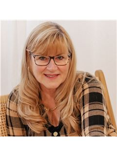 Cindy L. Nicolson - RE/MAX Real Estate Centre Inc