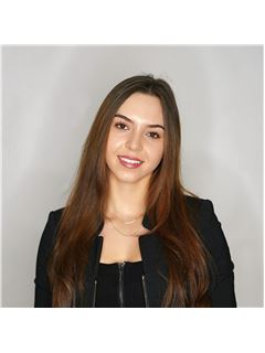 Jade Roberts - RE/MAX Escarpment Realty, Inc.