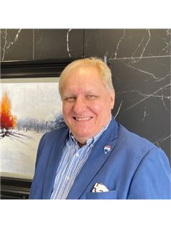 Dave Moore - RE/MAX Hallmark Chay Realty