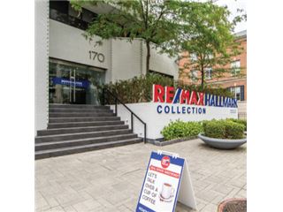 Office of RE/MAX Hallmark Realty Ltd - Toronto