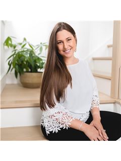 Julia Van Noordt - RE/MAX Nova
