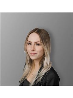Madison Hawley - RE/MAX Nova