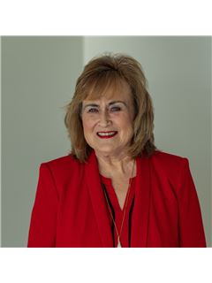 Maria D. Squires - RE/MAX Realty Specialists