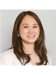 Winnie Lei - RE/MAX Realty Specialists