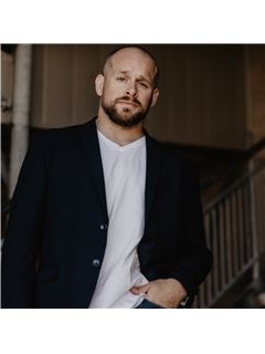 Chris Crowell - RE/MAX Nova