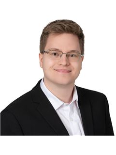 Zackary Peterson - RE/MAX Nova