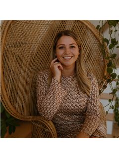 Hailey Millesse - RE/MAX Nova