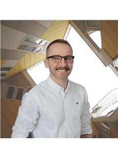 Ferenc Roos - RE/MAX Nova