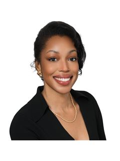 Christelle Mwambi - RE/MAX Nova