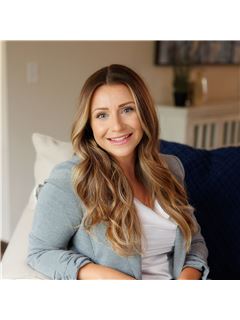 Katie Markham - RE/MAX Newport