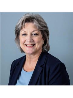 Lisa L Bergmann - RE/MAX Excel