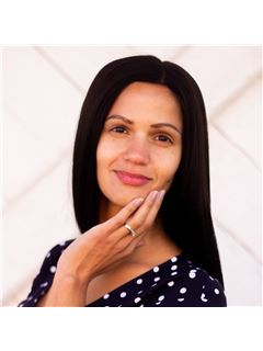 Hannah Leigh - RE/MAX Lyons Real Estate