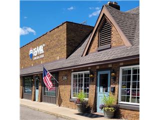 Office of RE/MAX Lyons Real Estate - Waupaca