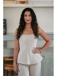 Associate - Hanan Ammari - REMAX Aspire