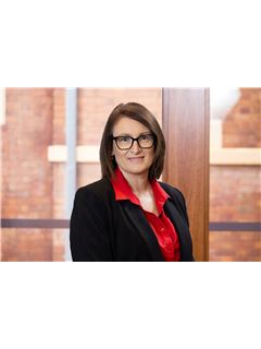 Associate - Kimberley Jessen - REMAX Success