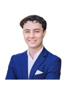 Finlay Lowing - REMAX Bayside