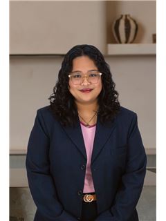 Office Administrator - Roselle Villacampa - REMAX Aspire