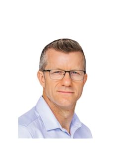 Chas de Goede - REMAX Bayside