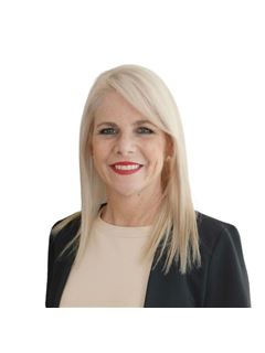 Nichole Caple - REMAX Bayside
