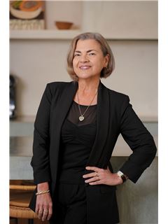 Associate - Debbie McDougall - REMAX Aspire