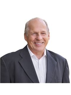 John Peterson - REMAX Bayside
