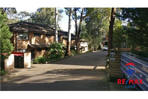 Recently renovated Two bedroom Townhouse