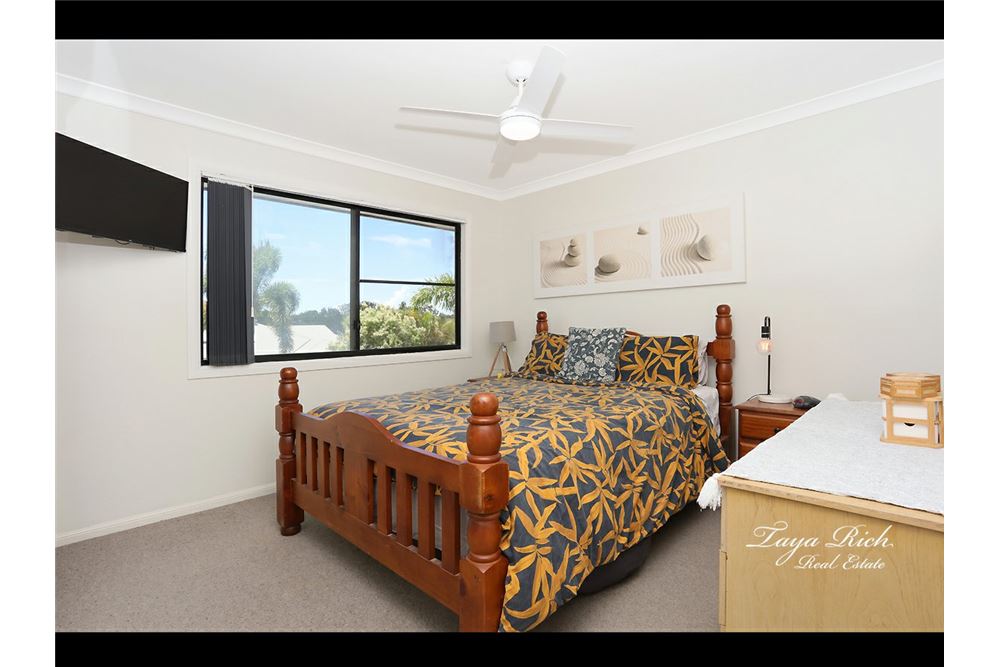 Residential - Townhouse - Merrimac, Australia - Australia - 23 - 1043195034-498