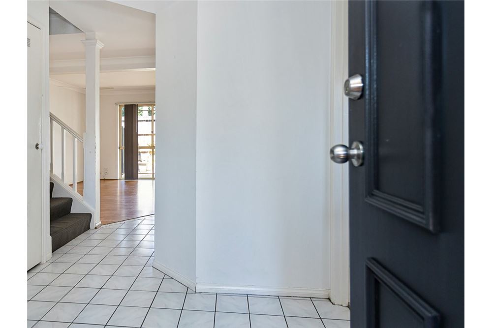 Residential - Townhouse - Mudgeeraba, Australia - Australia - 2 - 1043195016-500