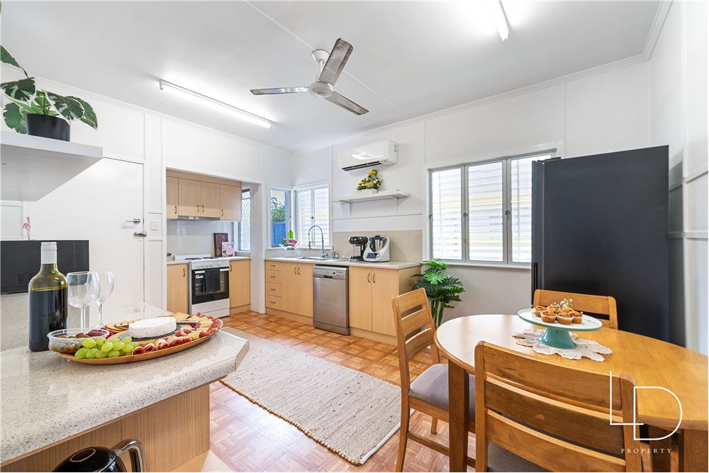 Residential SemiDetached House West Mackay, Australia Australia