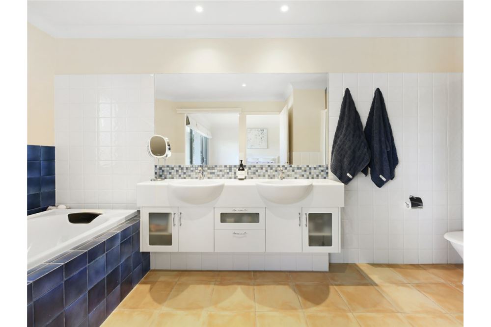 Residential - Condo/Apartment - Carrara, Australia - Australia - 16 - 1043195031-122